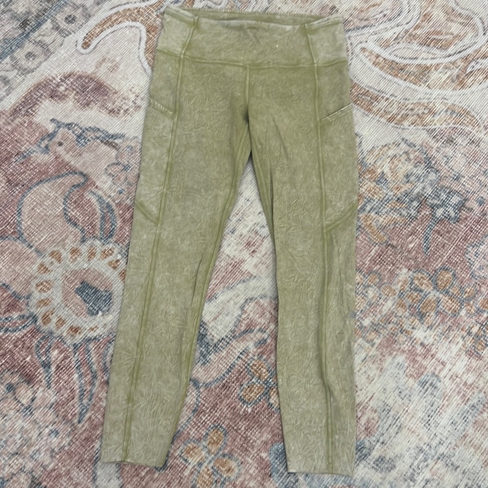 Lululemon leggings size 8 - ankle length - green